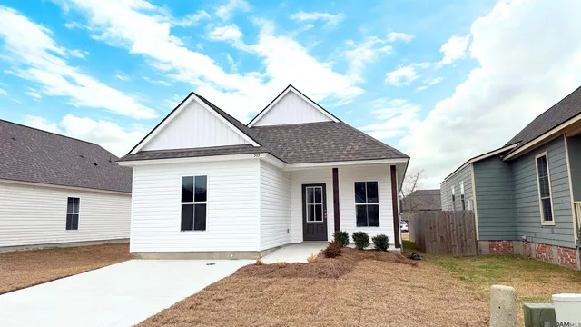 515 S  Iberville Ave, Gonzales, LA 70737