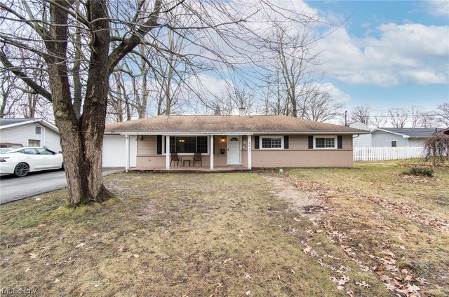 4227 Mill Trace Rd, Youngstown, OH 44511