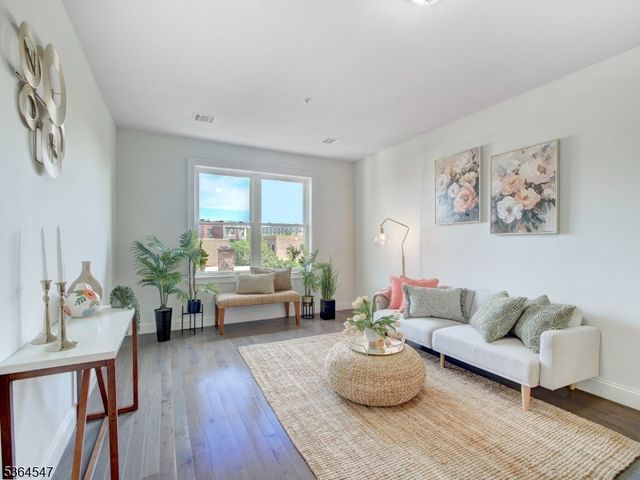 90 Clinton Ave BLDG 90 #403, Newark, NJ 07114