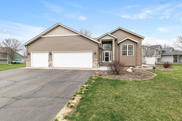 623 7th St S, Sartell, MN 56377