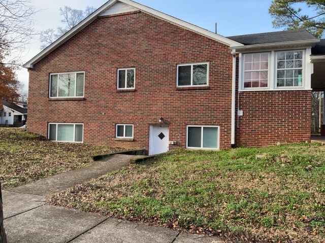 402 W  Tombigbee St #B, Florence, AL 35630