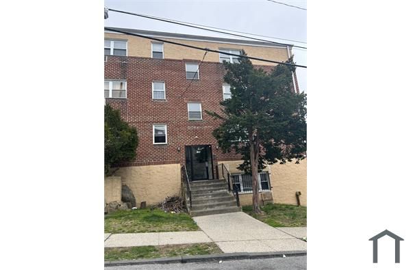 188 Voss Ave, Yonkers, NY 10703