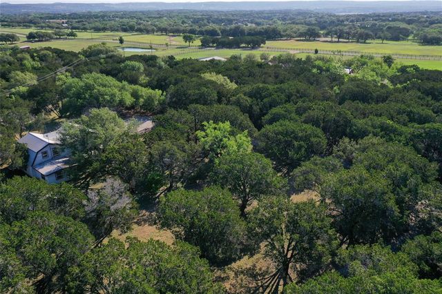 401 Exeter Rd, Spicewood, TX 78669