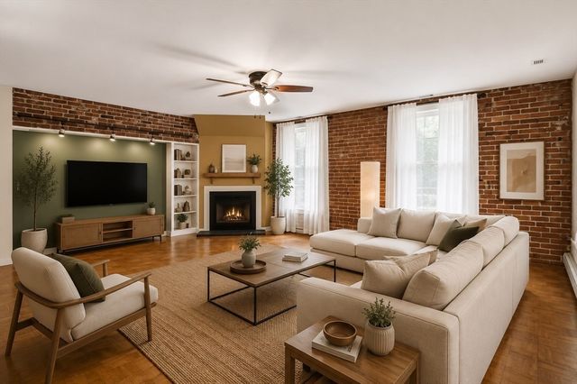 124 College St #2, South Hadley, MA 01075
