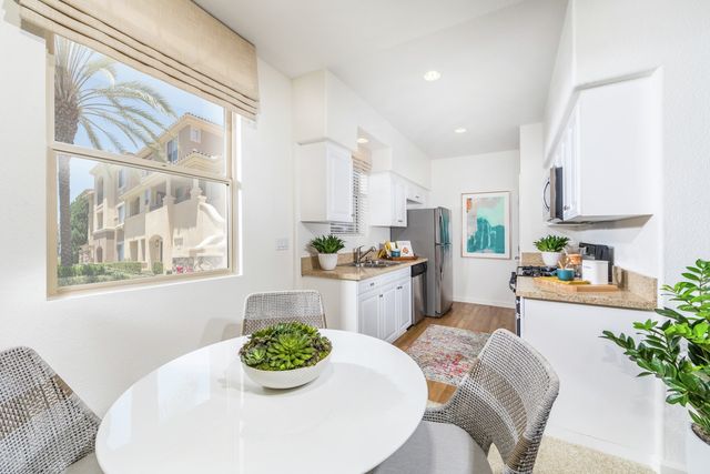 5162 Whitman Way #104, Carlsbad, CA 92008