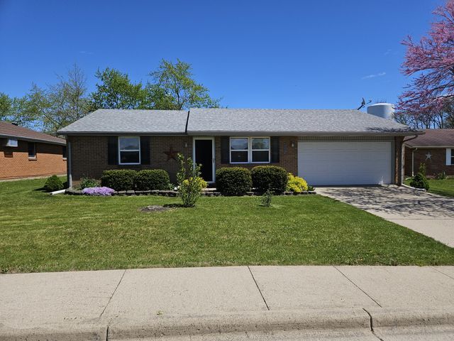 111 Windermere Dr, Greenville, OH 45331