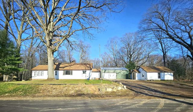 8724 N  14th St, Kalamazoo, MI 49009