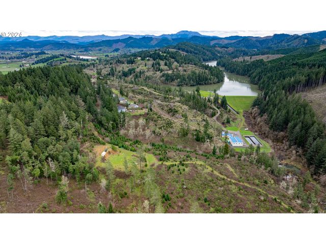 Lake View Dr, Sutherlin, OR 97479
