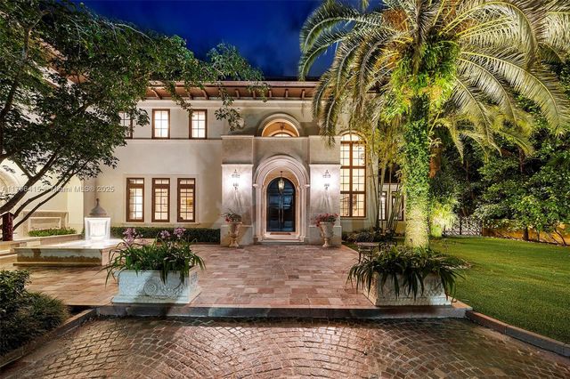 4800 Pine Dr, Miami, FL 33143