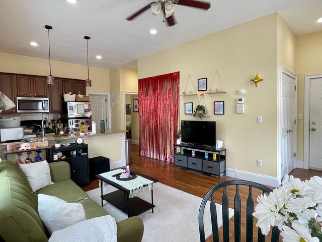 26 Saint Albans Rd #1, Boston, MA 02115