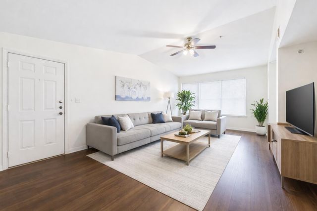 501 W  26th St #314, Austin, TX 78705