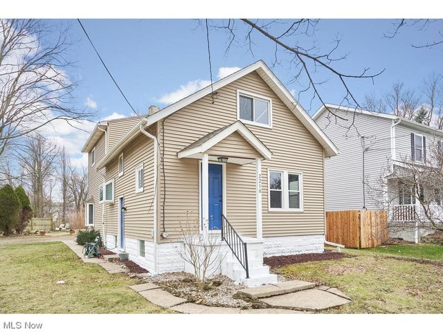 2210 Savoy Ave, Akron, OH 44305