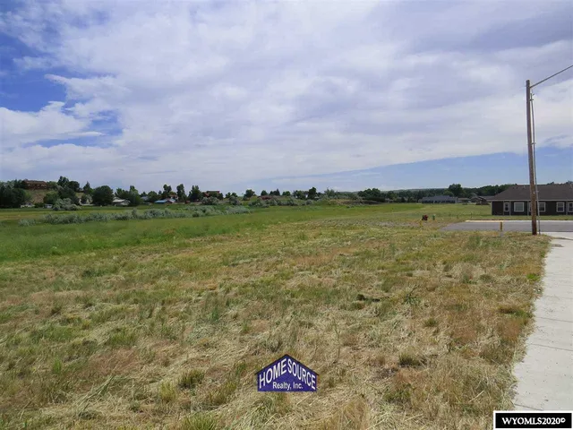 120 Roaring Fork Ct, Lander, WY 82520