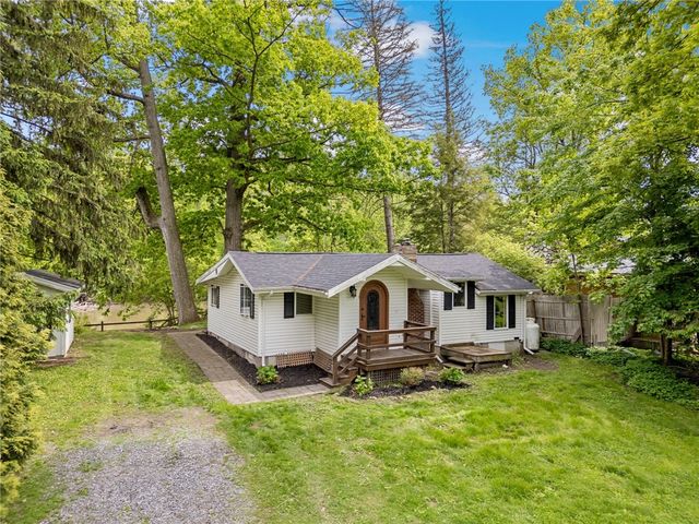 12 Milewood Rd, Scottsville, NY 14546