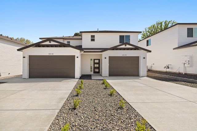 1141 S  Underwood Pl #110, Kennewick, WA 99337