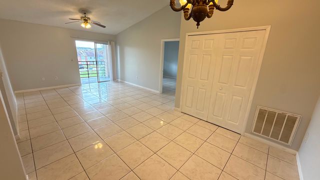 5214 Via Hacienda Cir #306, Orlando, FL 32839