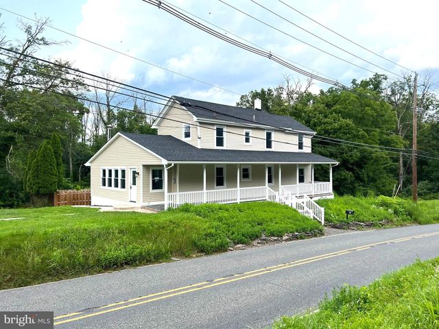 81 Titus Mill Rd, Pennington, NJ 08534