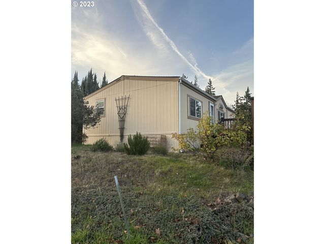 1300 3rd Ave #1, Mosier, OR 97040