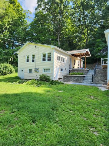 625 Douglas St, Manchester, NH 03102