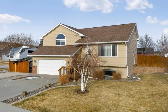 7150 Castlewood Dr, Summerset, SD 57718