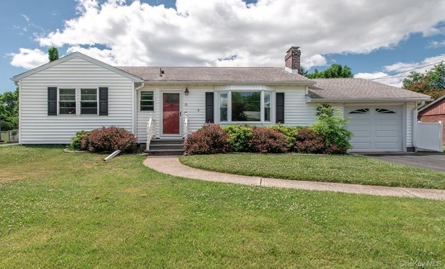15 Genesee Avenue, Lake Katrine, NY 12449