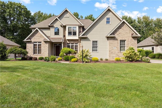 5317 Middlebury Ct, Sheffield Village, OH 44054