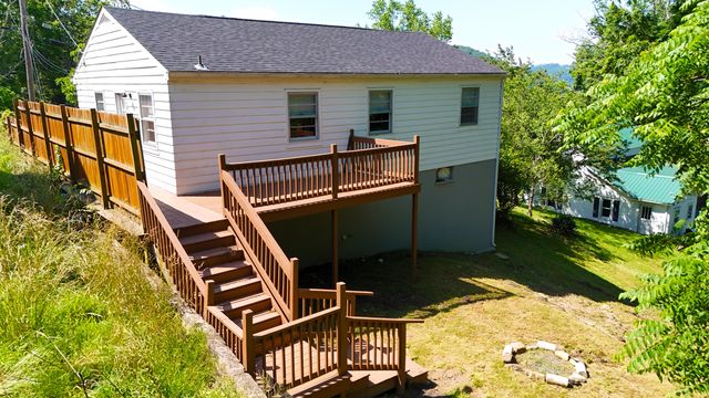 547 North Ave, Ronceverte, WV 24970
