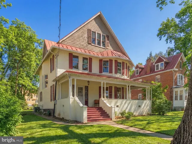 523 S  George St, Charles Town, WV 25414