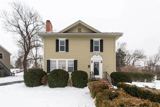 528 Locust Ave, Waynesboro, VA 22980