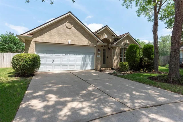 2402 Misty Falls Ct, Richmond, TX 77406