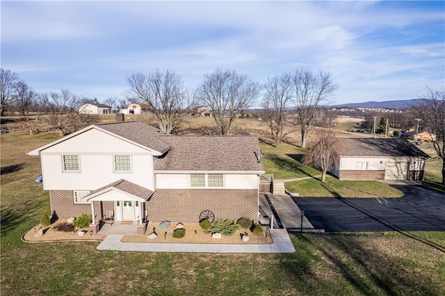108 Stewart Rd, Derry, PA 15627