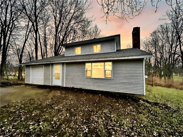 203 Elm St, Clyde, NY 14433