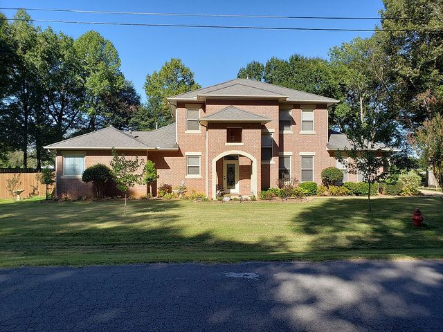 508 Lakeview Cv, New Albany, MS 38652