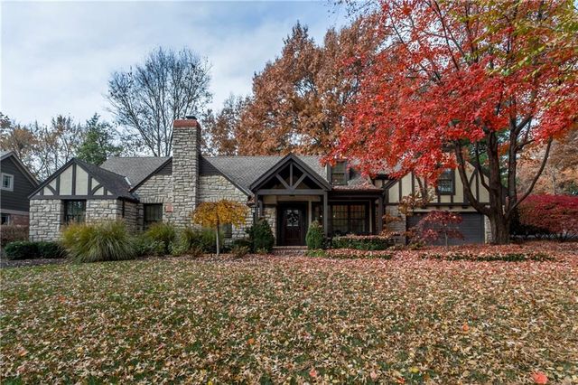 8308 High Dr, Leawood, KS 66206