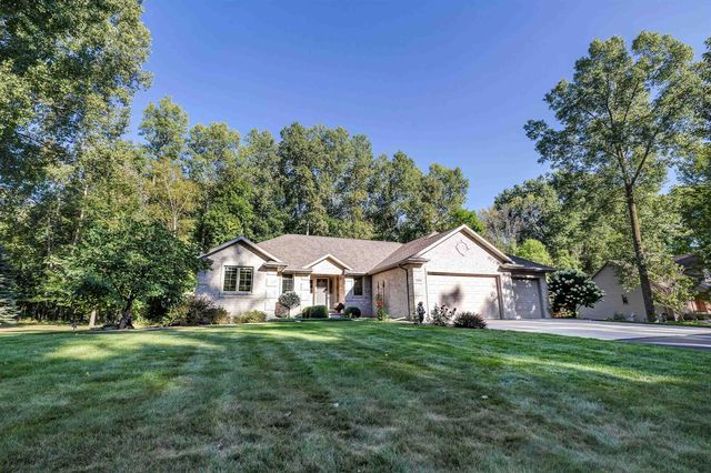 2258 Ives Ln, Suamico, WI 54173