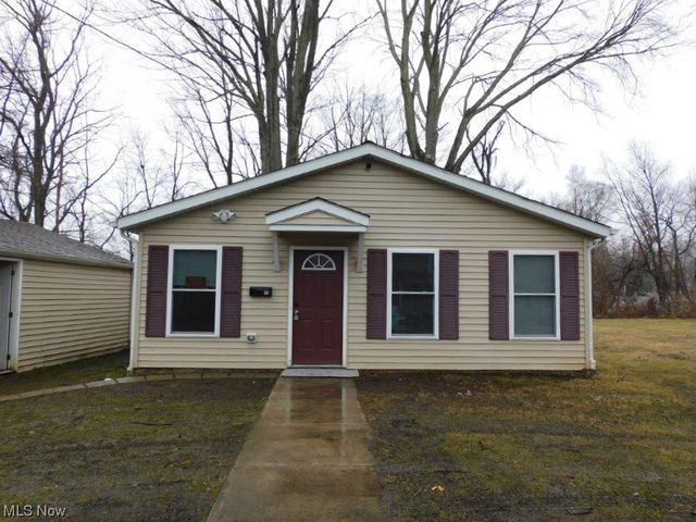 99 Marshall St, Conneaut, OH 44030