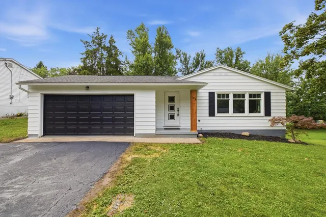 1212 Michael Dr, Mansfield, OH 44905