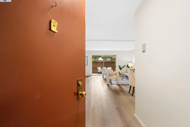 1327 Webster St #B101, Alameda, CA 94501