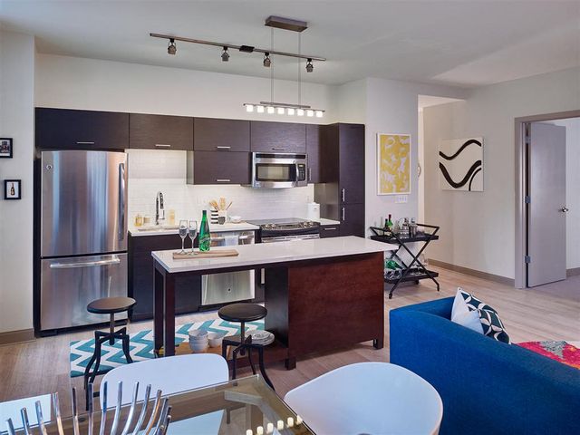 1338 Chestnut St #406, Philadelphia, PA 19107