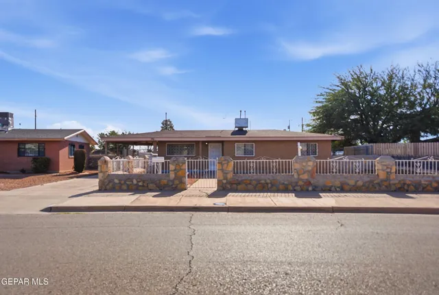 744 Huerta St, El Paso, TX 79905