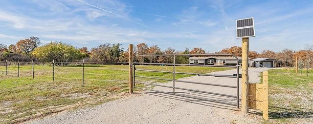 1860 County Road 3855, Poolville, TX 76487