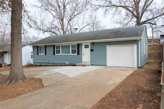 2507 S  Arlington Ave, Independence, MO 64052