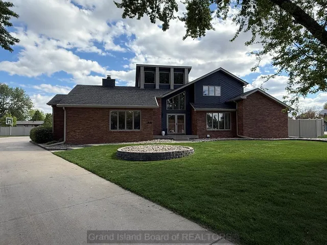 2126 Viking Pl, Grand Island, NE 68803