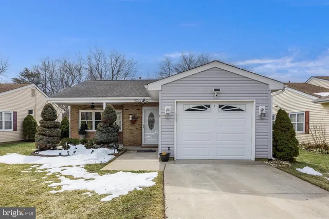 3 Sheffield Pl, Southampton, NJ 08088