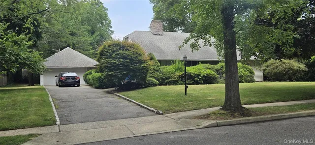 65 Saddle Lane, Roslyn Heights, NY 11577