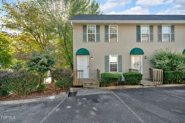 10 Lake Village Ct #10, Johnson City, TN 37601