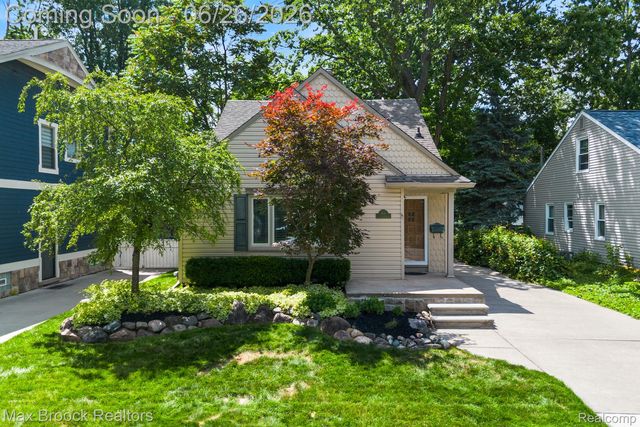 618 S  Gainsborough Ave, Royal Oak, MI 48067