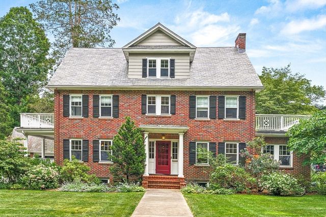 34 Rangeley Rd, Winchester, MA 01890