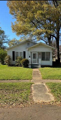 611 Bell Ave, Greenwood, MS 38930