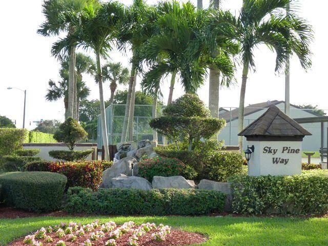 806 Sky Pine Way #G2, Greenacres, FL 33415